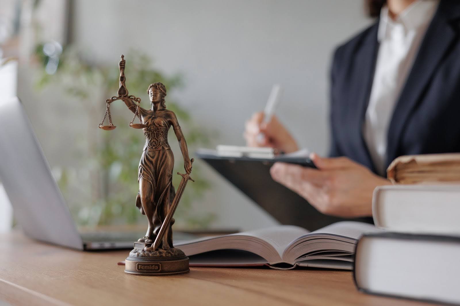 A California trust litigation lawyer preparing to represent a client and help them emerge from the courtroom victoriously.